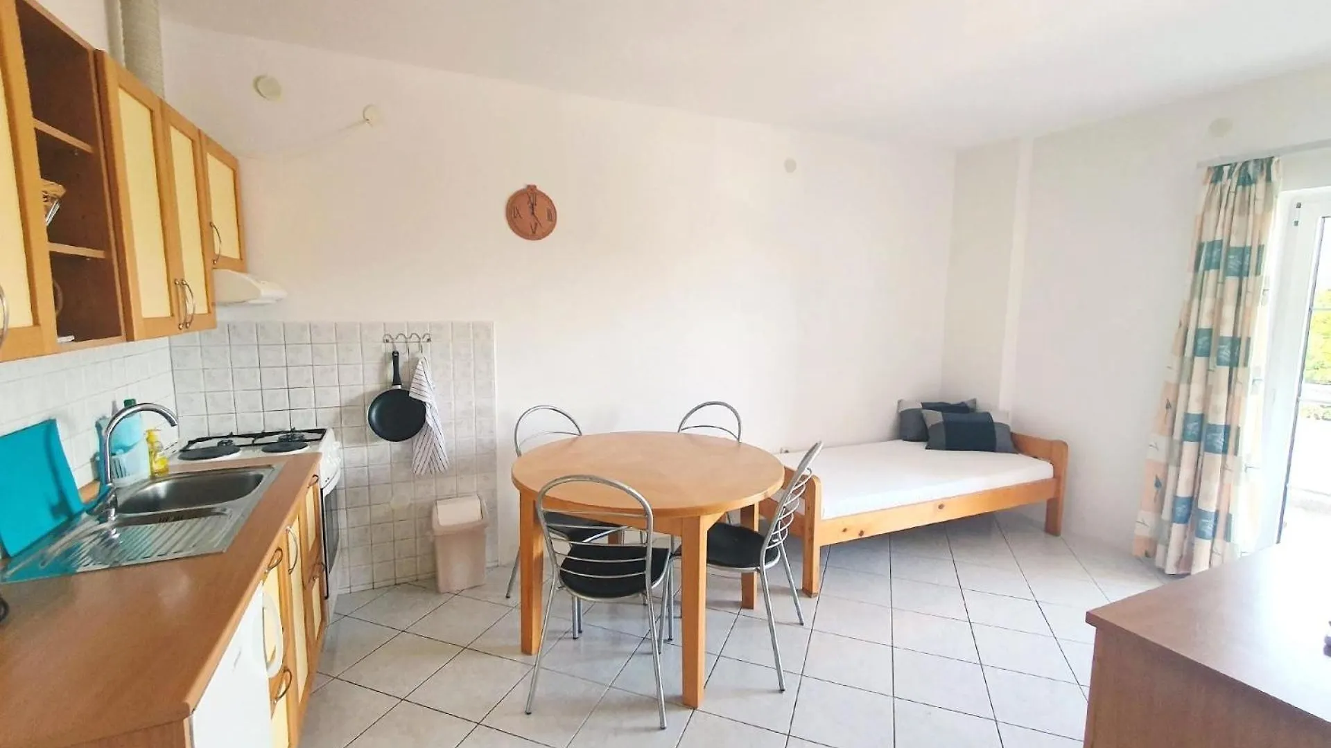 Ferienwohnung Fuer 5 Personen Ca 40 M In Baska, Adriakueste Kroatien Kroatische Inseln