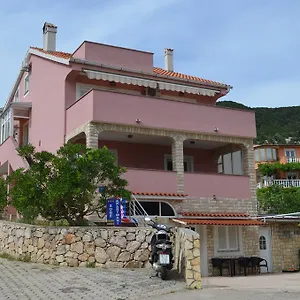 Apartments & Rooms Nensi Gostinjska kuća
