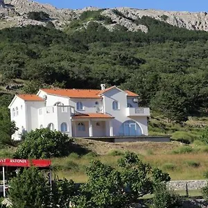 Ara-marina Baška